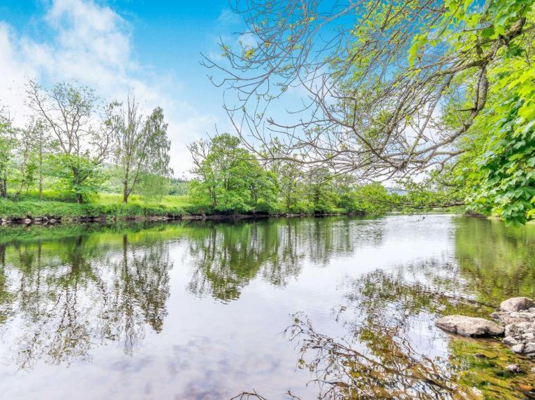 3 Bedroom Luxury Home, Hot Tub, Stunning Views Of Killin, Sitting On The River Dochart Εξωτερικό φωτογραφία