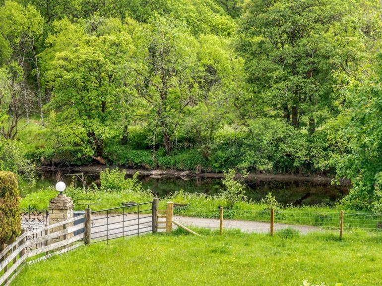 3 Bedroom Luxury Home, Hot Tub, Stunning Views Of Killin, Sitting On The River Dochart Εξωτερικό φωτογραφία