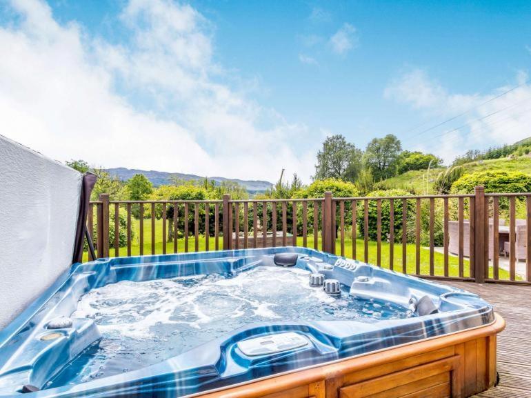 3 Bedroom Luxury Home, Hot Tub, Stunning Views Of Killin, Sitting On The River Dochart Εξωτερικό φωτογραφία