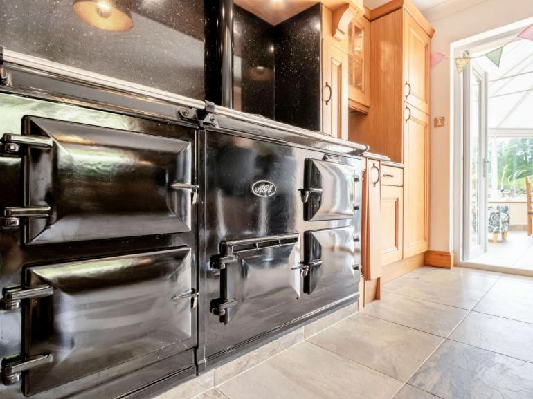 3 Bedroom Luxury Home, Hot Tub, Stunning Views Of Killin, Sitting On The River Dochart Εξωτερικό φωτογραφία